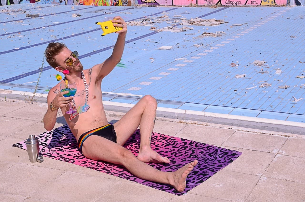 2011 - 2015 - Image 104